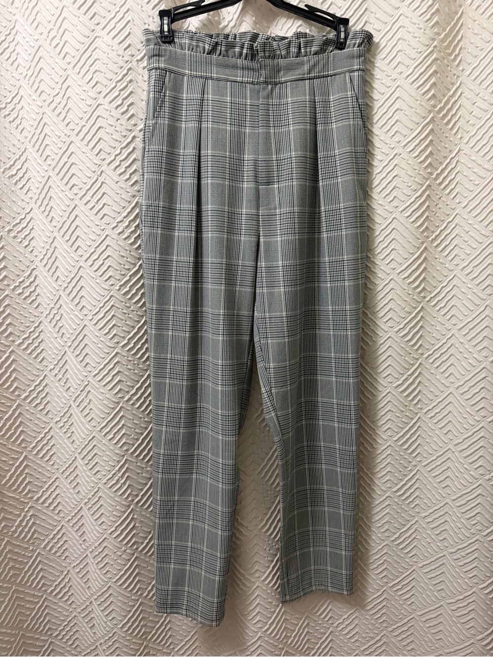 Women's Plaid Tapered Dress Pants - Gray